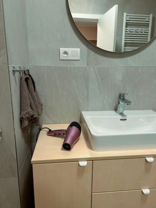 Apartment Zwirn, Free Parking, 24/7 Access Bratislava Luaran gambar